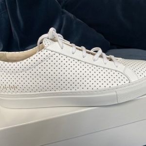 Common Projects =Low Perforated-white-Size 11/44